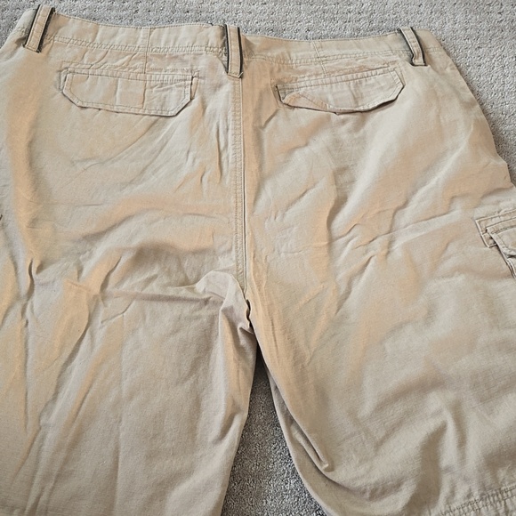 Coast 2 Coast Outfitters Cargo Shorts, Size 40 - Picture 5 of 8